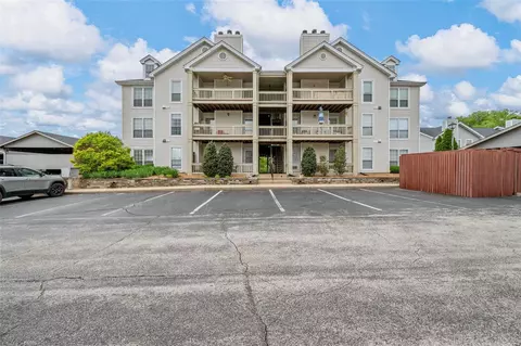 1419 Whispering Crk #D, Ballwin, MO 63021
