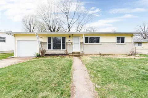 2385 Orleans Ln, Florissant, MO 63031