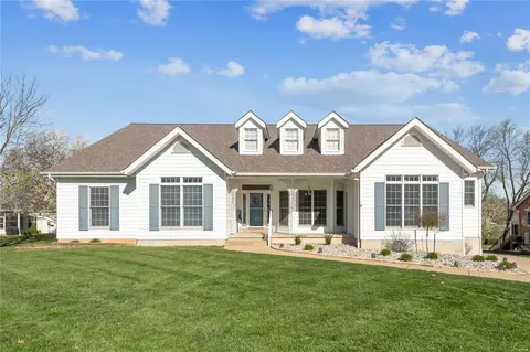 7 Saint Robert Dr, Saint Peters, MO 63376