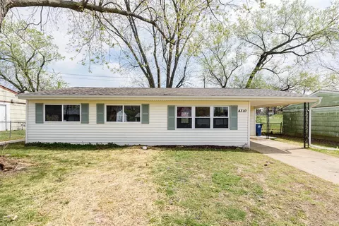 4310 Heath Dr, Saint Louis, MO 63134