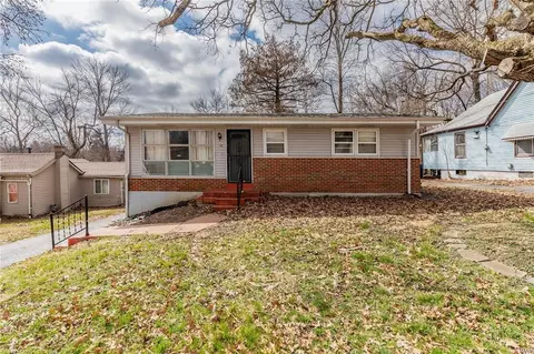 18 Connolly Dr, Calverton Park, MO 63135