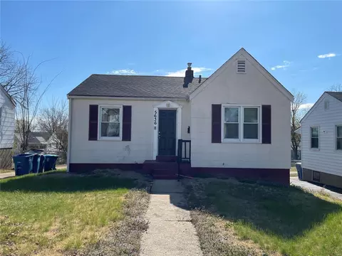 5636 Sunbury Ave, Country Club Hills, MO 63163