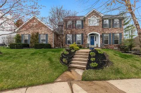89 Yorkshire Lane Ct, Brentwood, MO 63144