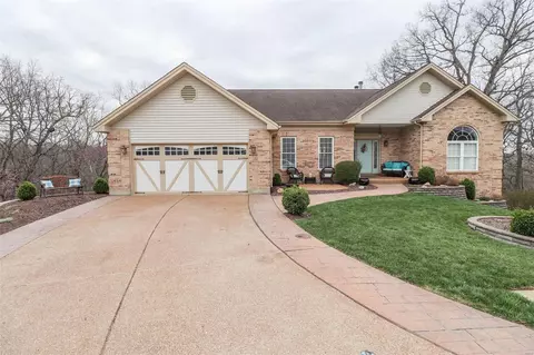 5623 Summerside Trl, Saint Louis, MO 63128