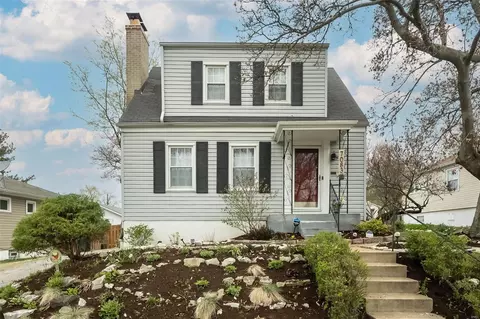 7083 Lindenwood Pl, Saint Louis, MO 63109