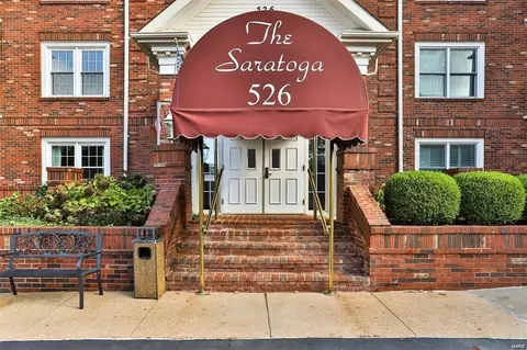 526 Sarah Ln #14, Saint Louis, MO 63141
