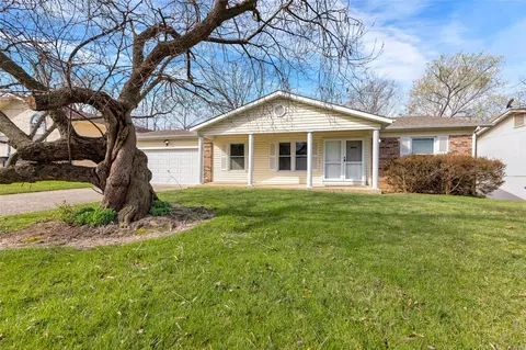 9 Mill Spring Ct, Saint Peters, MO 63376