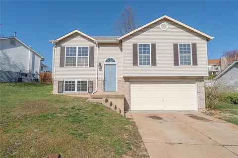 5576 Oakville Heights Ct, Saint Louis, MO 63129