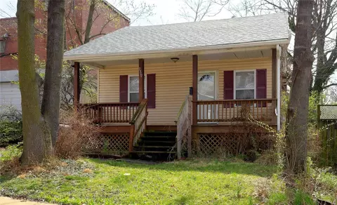 7510 Weaver Ave, Saint Louis, MO 63143