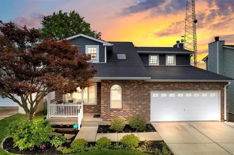 5522 Hennessey Ct, Saint Louis, MO 63139