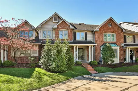 14416 Valley Meadow Ct W, Chesterfield, MO 63017