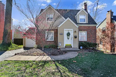 1031 Sylvan Pl, Kirkwood, MO 63122