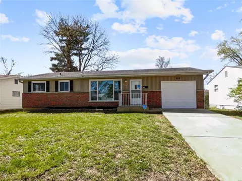 624 Holiday Ave, Hazelwood, MO 63042