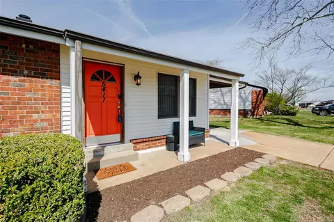 5411 Cherryview Ln, Saint Louis, MO 63128