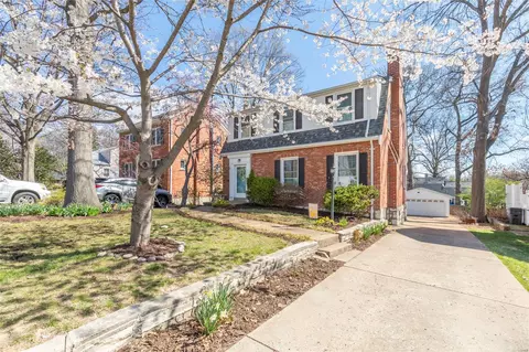 286 Elm Ave, Saint Louis, MO 63122