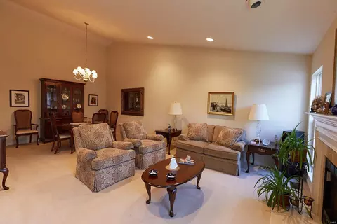 Living - 659 Kerryton Place Cir, Ballwin, MO 63021 photo 2 of 2