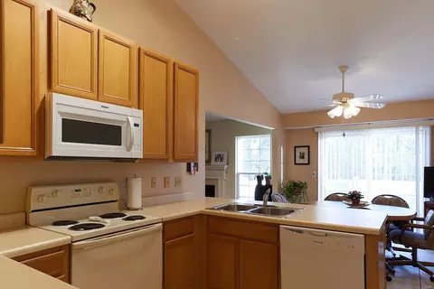 Kitchen - 659 Kerryton Place Cir, Ballwin, MO 63021 photo 1 of 2