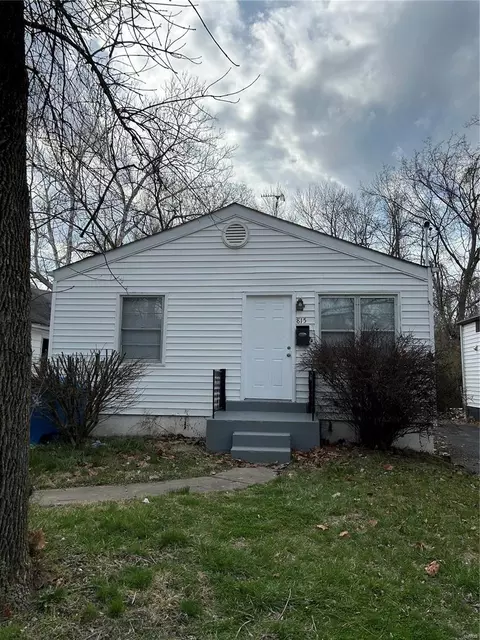 815 Maurice Ave, Saint Louis, MO 63135