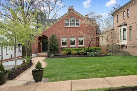 150 Linden Ave, Saint Louis, MO 63105