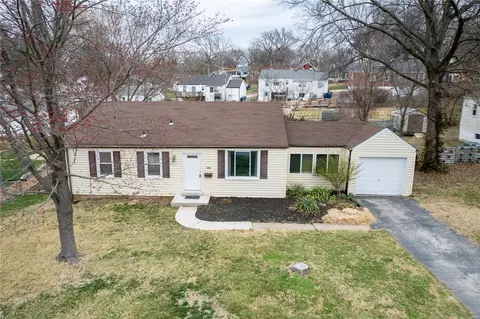 1008 Etherton Dr, Saint Louis, MO 63126