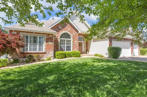 916 Sill Ridge Dr, Dardenne Prairie, MO 63368