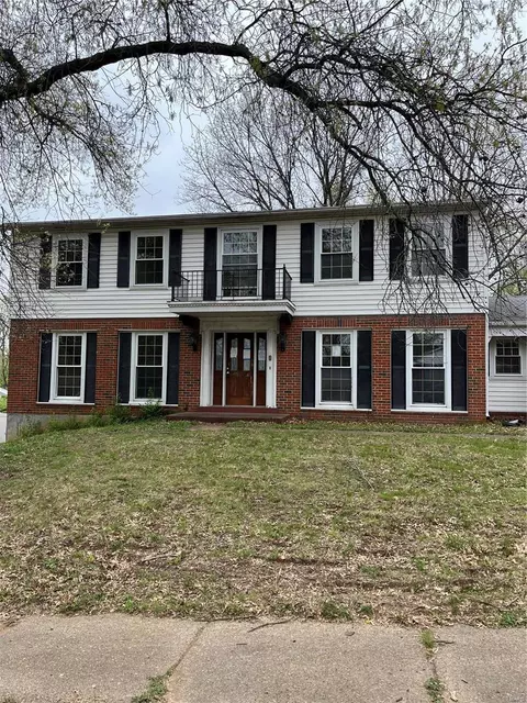 6661 Blossom View Dr, Florissant, MO 63033