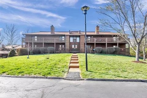 15017 Baxter Village Dr #A, Chesterfield, MO 63017