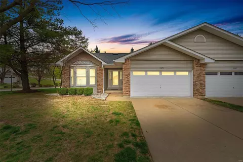 3025 Oakmont Ct #1A, Saint Charles, MO 63301