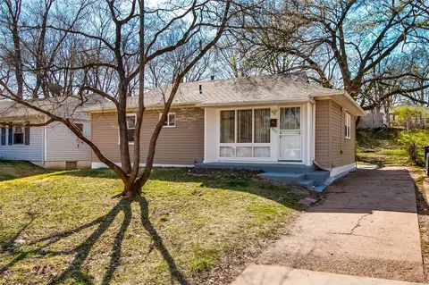 9757 Medford Dr, Saint Louis, MO 63136