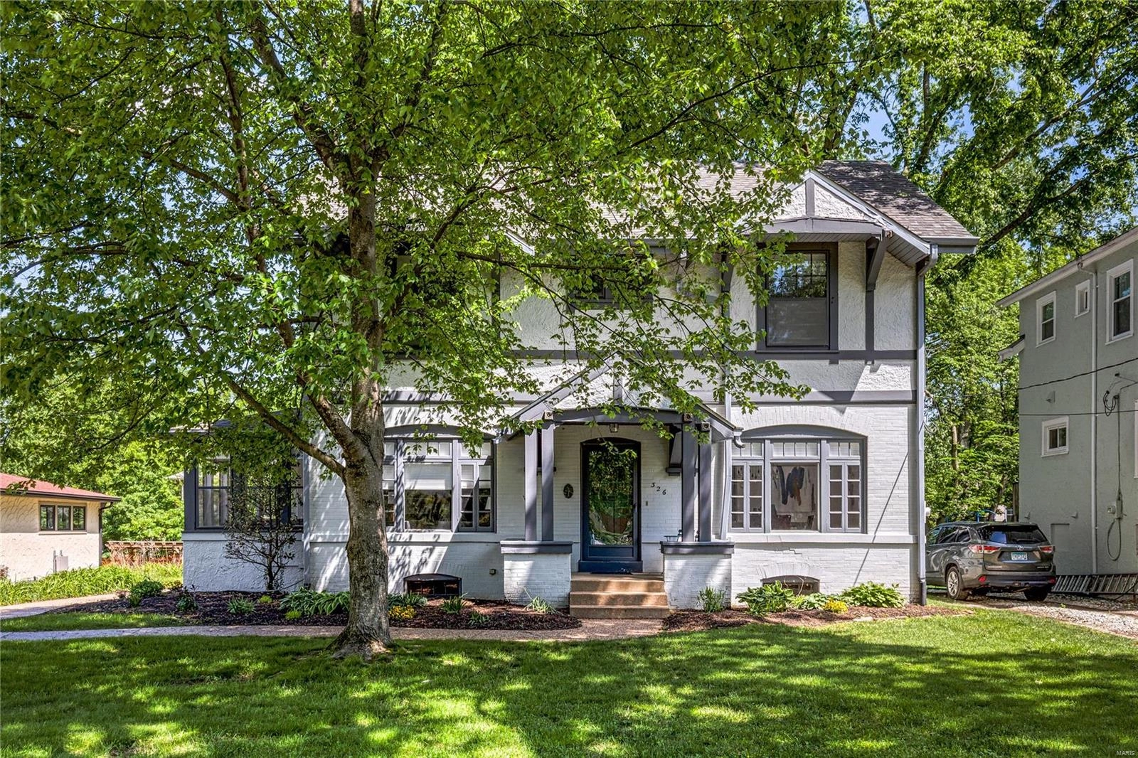 326 N BOMPART AVE  