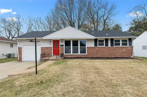 735 Babler Dr, Florissant, MO 63031