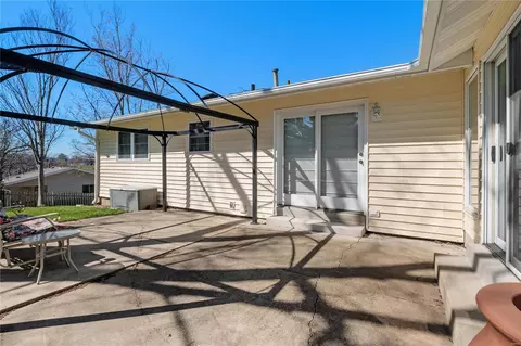 Exterior - 124 Caybeth Dr, Ballwin, MO 63011 photo 7 of 8