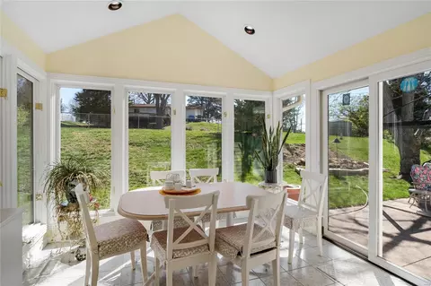 Dining - 124 Caybeth Dr, Ballwin, MO 63011 photo 2 of 2