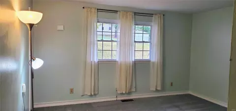 Bedroom - 124 Caybeth Dr, Ballwin, MO 63011 photo 1 of 4