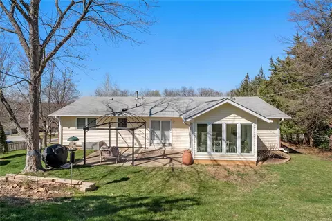 Exterior - 124 Caybeth Dr, Ballwin, MO 63011 photo 5 of 8