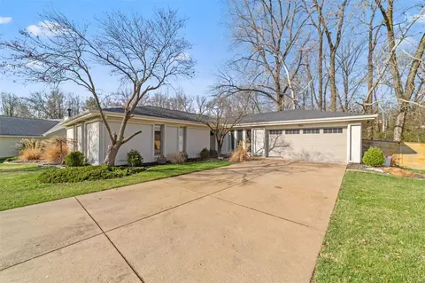 Exterior - 959 Forest Square Dr, Ballwin, MO 63011 photo 2 of 10