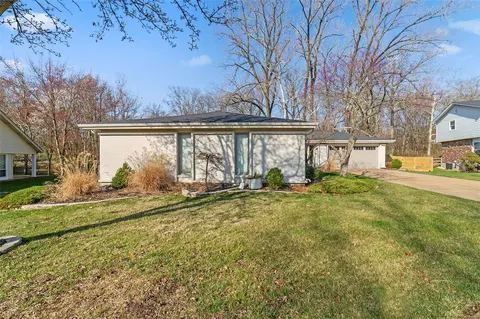 Exterior - 959 Forest Square Dr, Ballwin, MO 63011 photo 3 of 10