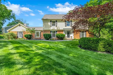 1574 Mason Valley Rd, Saint Louis, MO 63131