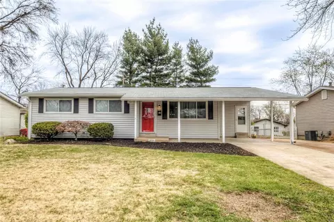 1565 Tahoe Dr, Florissant, MO 63031