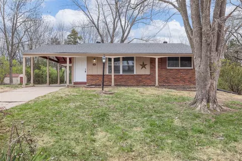 10 Taylor Ave, Wentzville, MO 63385