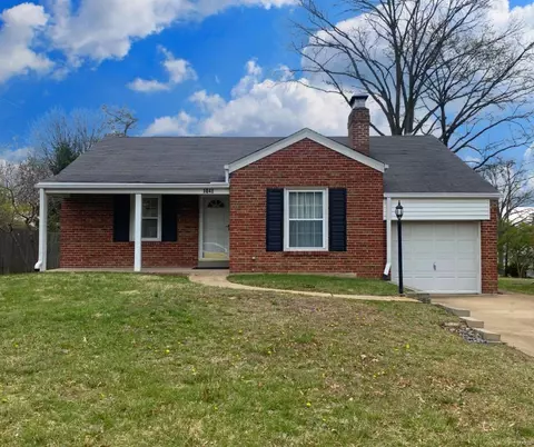1048 Simmons Ave, Kirkwood, MO 63122