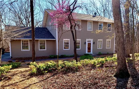 25 White River Ln, Defiance, MO 63341