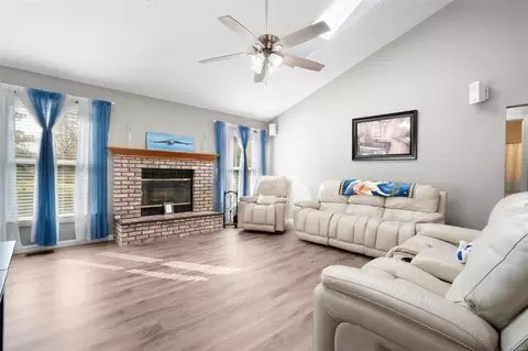3976 Lockport Dr, Bridgeton, MO 63044 photo 5