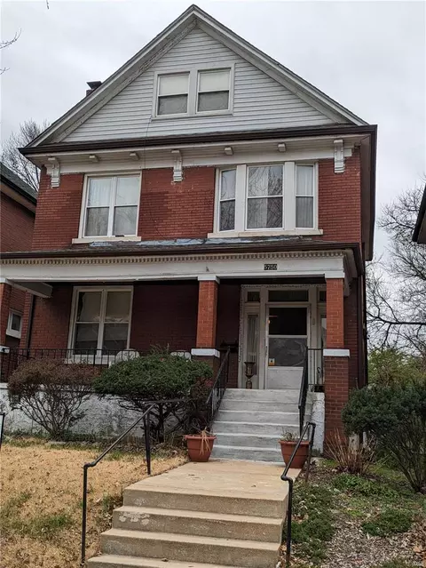 5750 Waterman Blvd, Saint Louis, MO 63112