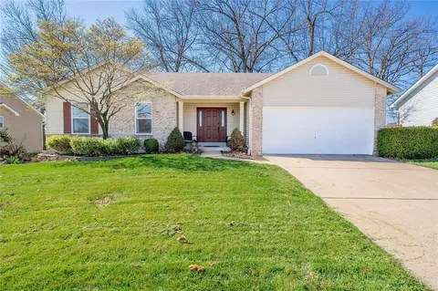 897 Chestnut Oak Dr, Saint Charles, MO 63303
