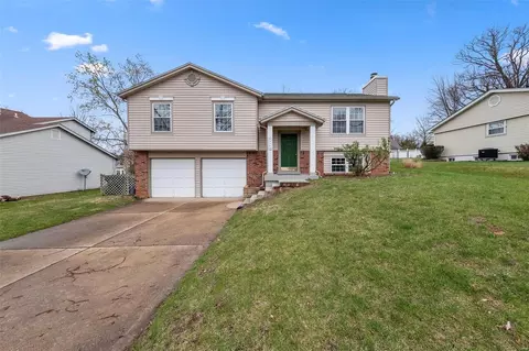 Exterior - 396 Westbrook Dr, O'fallon, MO 63366 photo 2 of 11