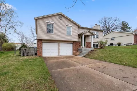 Exterior - 396 Westbrook Dr, O'fallon, MO 63366 photo 3 of 11