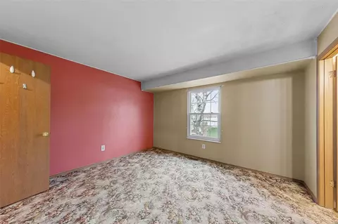 Bedroom - 396 Westbrook Dr, O'fallon, MO 63366 photo 5 of 8