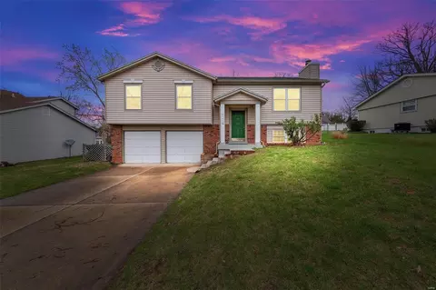 396 Westbrook Dr, O'fallon, MO 63366