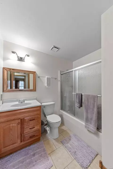 Bath - 396 Westbrook Dr, O'fallon, MO 63366 photo 1 of 2